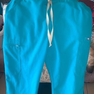 Teal scrubs medium tall